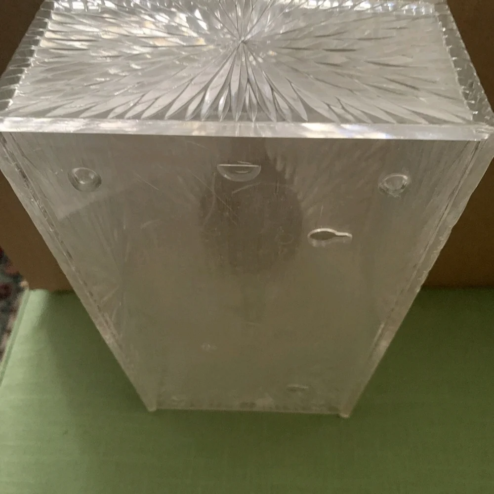 Vintage Lucite Acrylic Tissue Box Cover - Clear